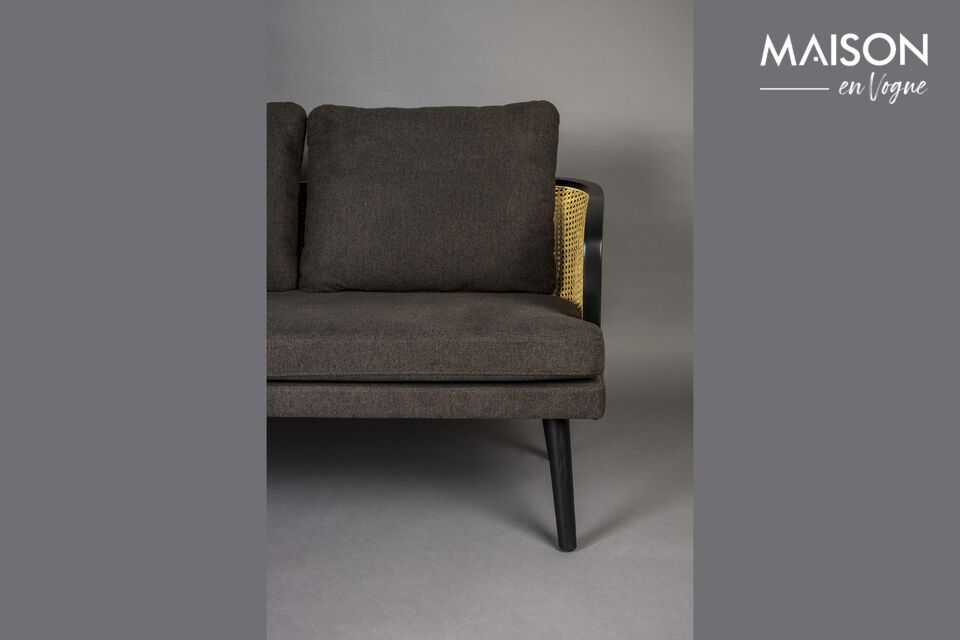 Komfort und Eleganz für Ihr Wohnzimmer mit dem Sofa Manou.