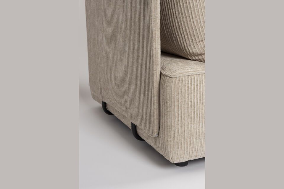 Das Hunter-Sofa ist mehr als nur ein Möbelstück; es ist eine Einladung