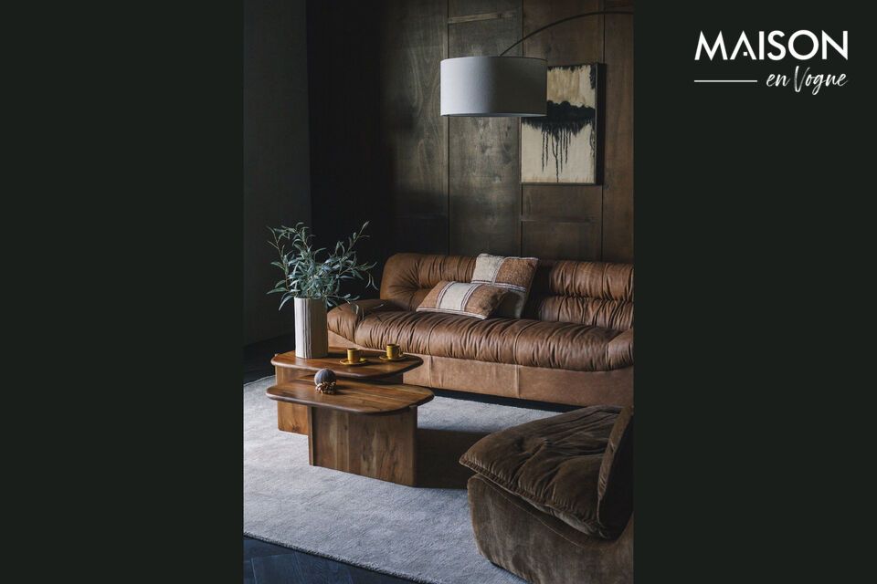 Holen Sie sich mit dem Douglas-Sofa einen Hauch von Wärme und Gemütlichkeit in Ihr Zuhause