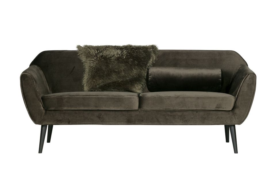 Dieses außergewöhnliche 3-Sitzer-Sofa aus Samt in Khaki Rocco wird Ihre Anwesenheit schnell