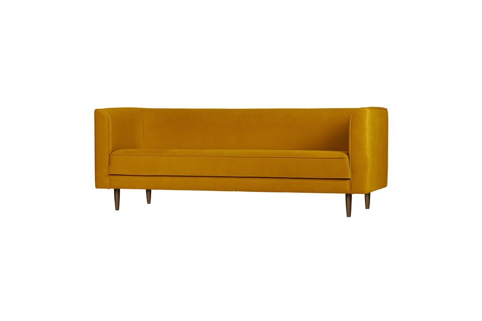 Das 3-Sitzer-Sofa Studio aus ockerfarbenem Samt ist von der niederländischen Marke VTwonen