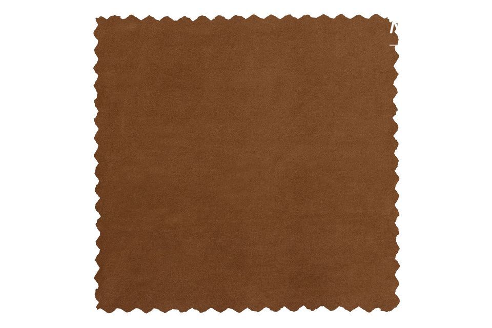 Gemütliches Sofa in zimtfarbenem Samt
