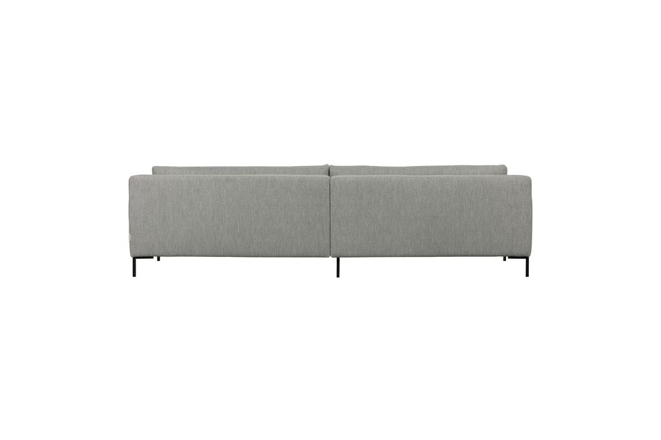 Das Sofa hat eine gute Sitzfläche