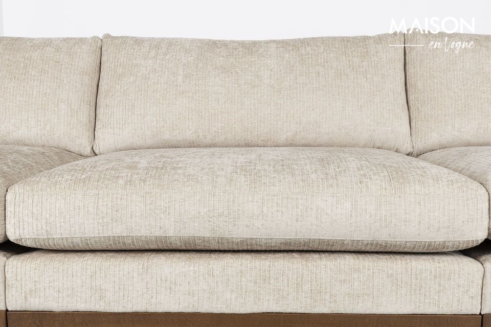 Mit seinen großzügigen Abmessungen von 335 cm Länge