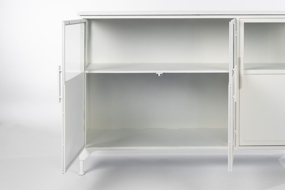Mit einer großzügigen Breite von 120 cm und einer Höhe von 80 cm bietet er viel Platz für Ihren
