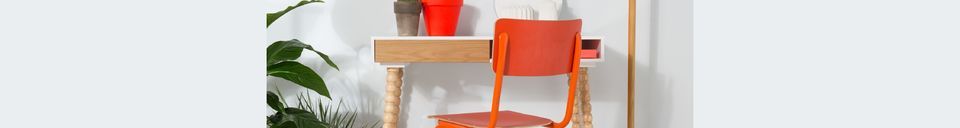 Materialbeschreibung Back To School Stuhl orangefarben
