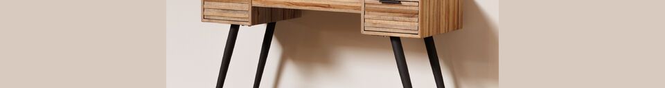 Materialbeschreibung Brauner Schreibtisch aus Teakholz Pocket