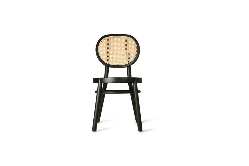 Mit seinen Retro-Linien ist dieser Stuhl mit seinem unbestreitbaren Charme ein unverzichtbares