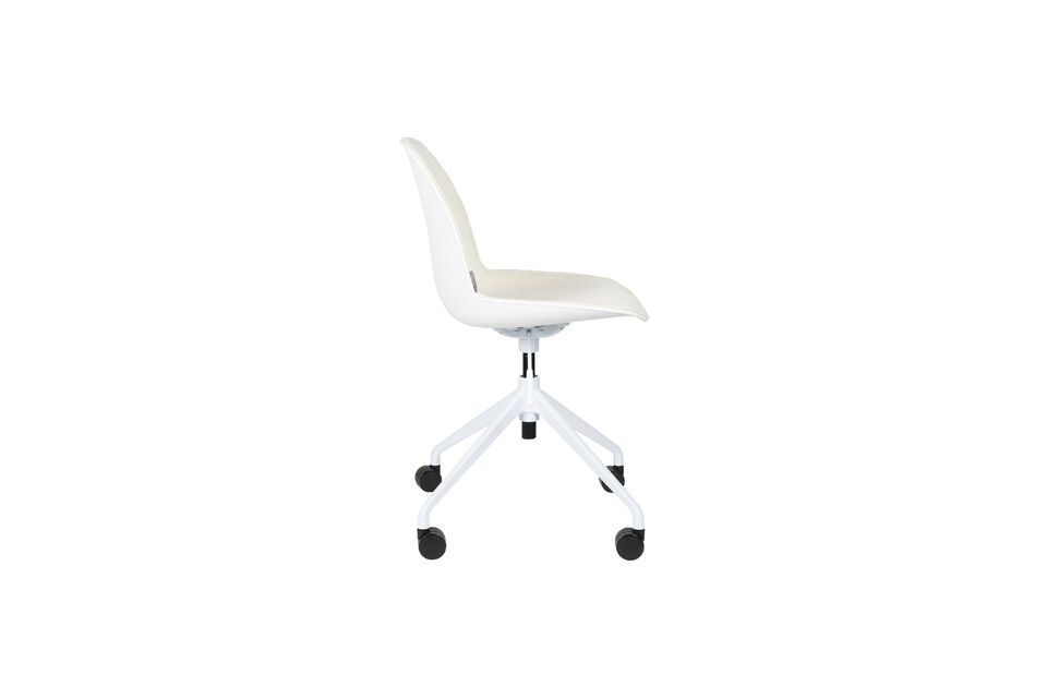 Mit seinem eleganten weißen Stoff und dem zeitgenössischen Design ist dieser Stuhl nicht nur ein