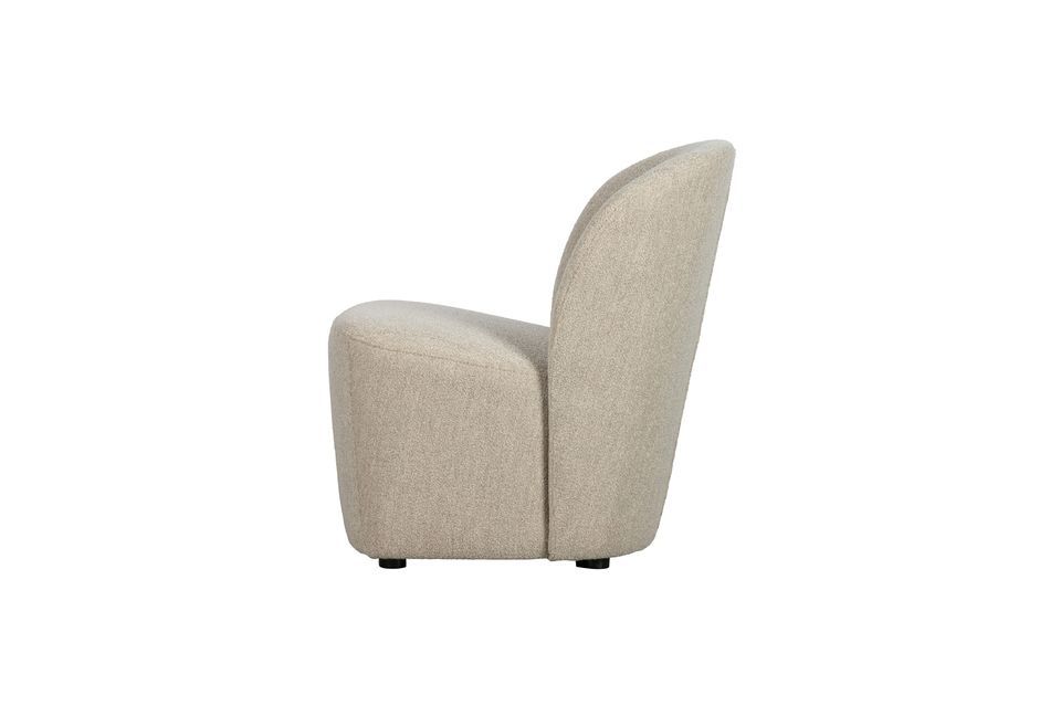 Die runden Formen verleihen dem Stuhl ein freundliches Aussehen