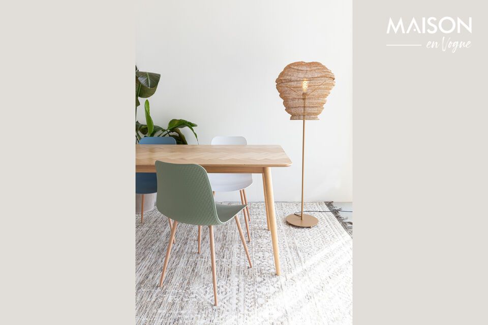 Entdecken Sie zeitlose Eleganz mit unserem Esstisch aus braunem Holz mit einer Länge von 180 cm