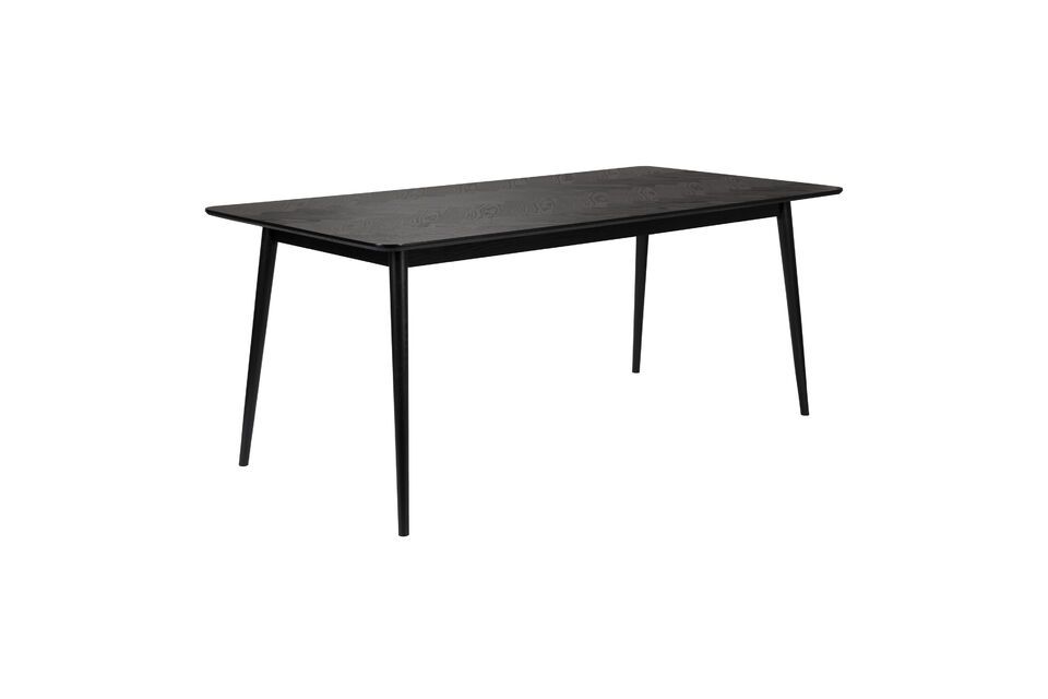 Mit einer Länge von 80 cm und einer Tiefe von 160 cm ist er ideal dimensioniert und passt perfekt