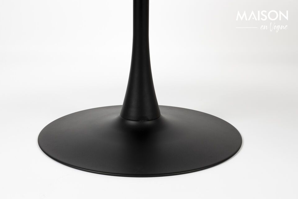 Die komfortable Höhe von 75 cm ermöglicht ein angenehmes Sitzen am Tisch