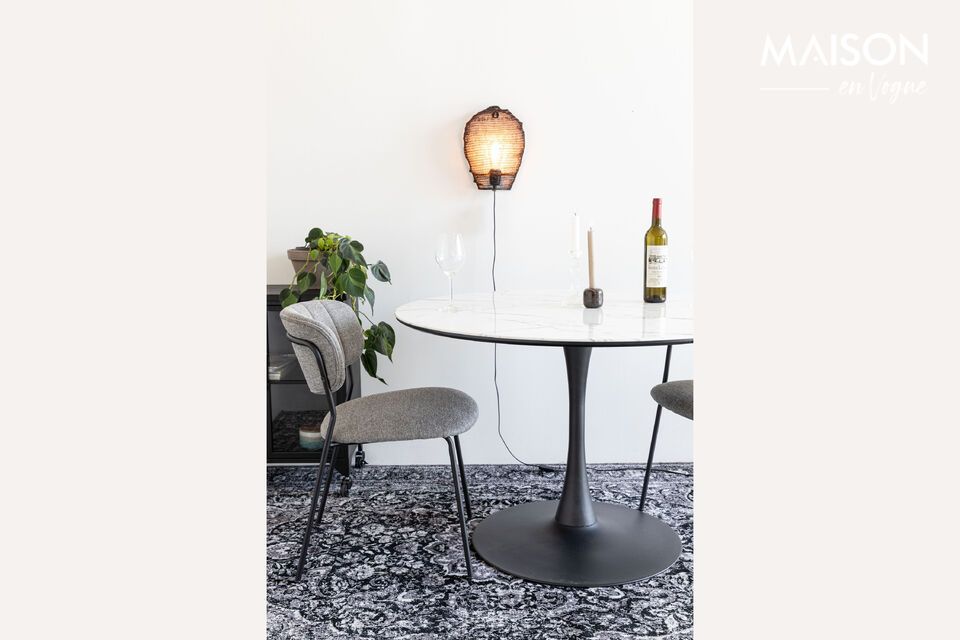Ein elegantes und zugleich funktionales Möbelstück für Ihre Mahlzeiten.