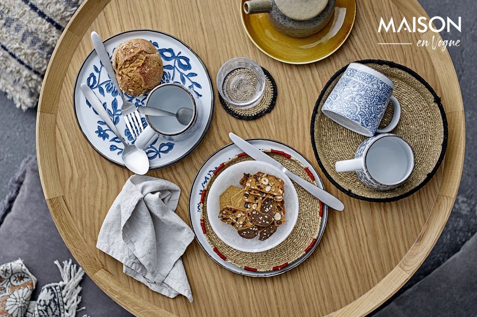Dieses Set aus vier Untersetzern in verschiedenen Farben wird Ihre Aperitifs und Kaffeepausen