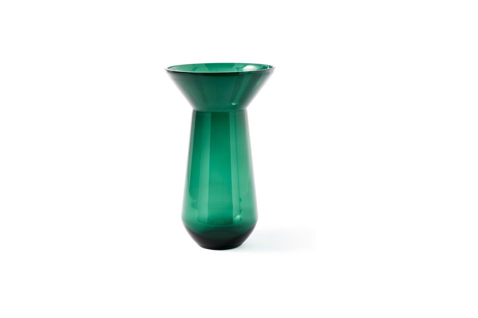 Die grün-transparente Glasvase Long Neck verleiht jedem Raum