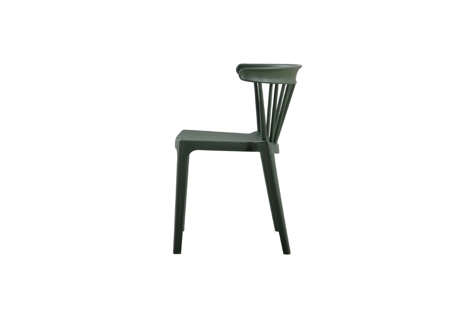 Das Design des grünen Kunststoffstuhls Bliss erinnert an den alten Barstuhl aus Holz von früher