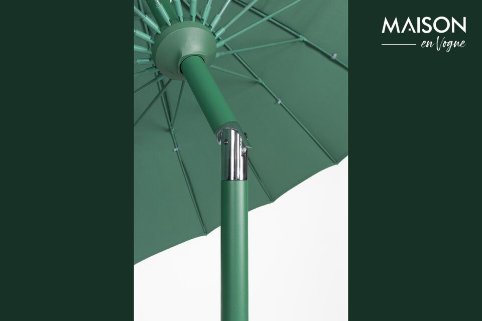 Dieser Sonnenschirm ist mehr als nur ein Accessoire; er verwandelt Ihren Außenbereich in eine