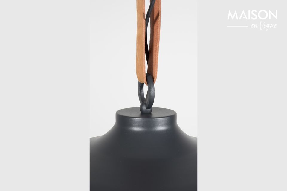 Mit ihrer verstellbaren Höhe ist die Lampe auch ein praktisches und funktionales Zubehör