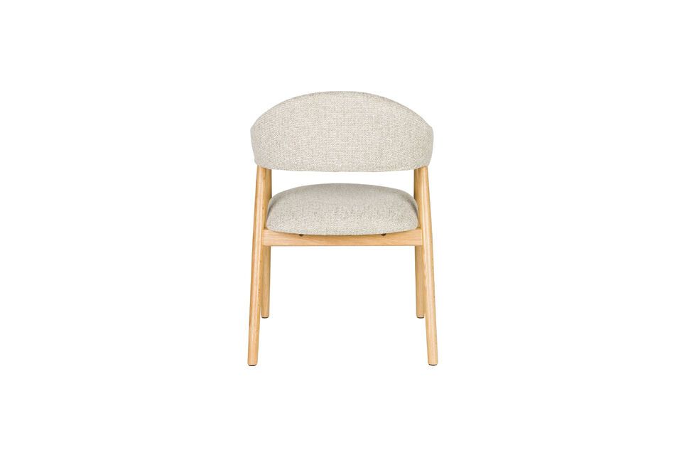 Mit seinem weichen Stoff ist dieser Sessel nicht nur ein Stuhl