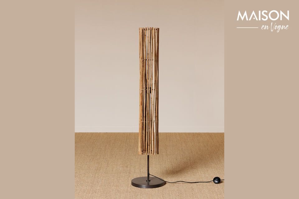 Helle Rattan-Stehlampe Savana Chehoma