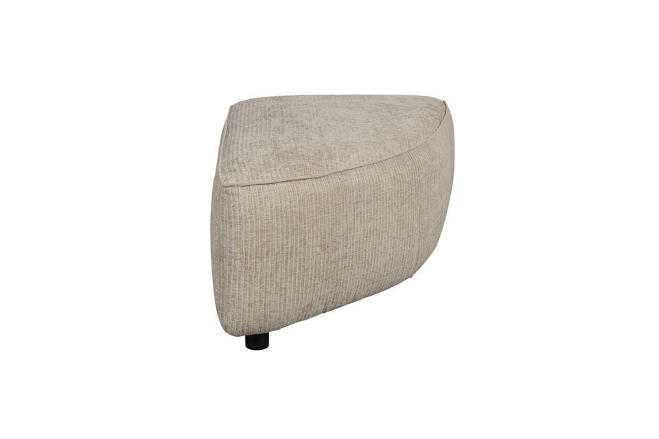 Der gerippte Stoff verleiht dem Sitzsack mit seinem seidigen Glanz einen Hauch von Eleganz