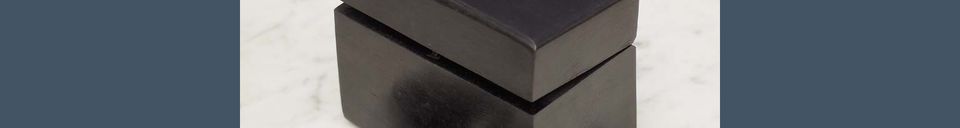 Materialbeschreibung Hölzerne Bouhey-Domino-Box mit Messingdetails