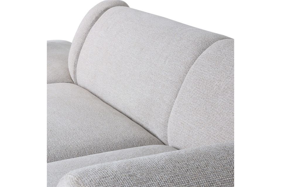 Dieses Sofa ist aus hellgrauem Stoff gefertigt und hat einen zeitgenössischen Stil