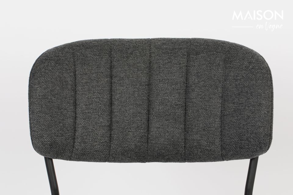 Der Jolien-Stuhl der Marke White Label living bietet einen unvergleichlichen Komfort