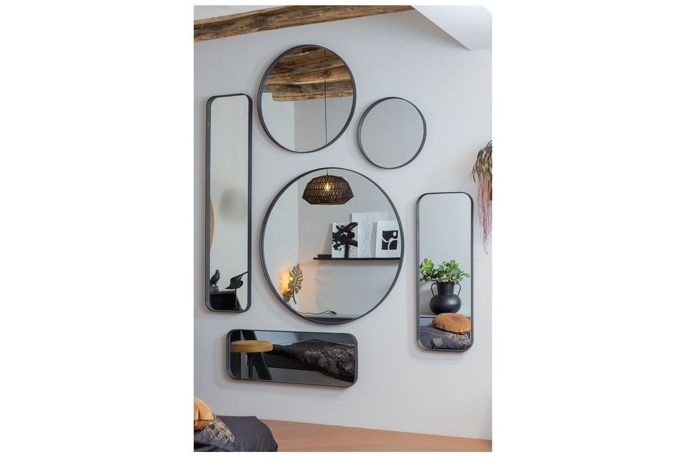 Kleiner runder Spiegel aus schwarzem Metall Doutzen, schlicht und designorientiert