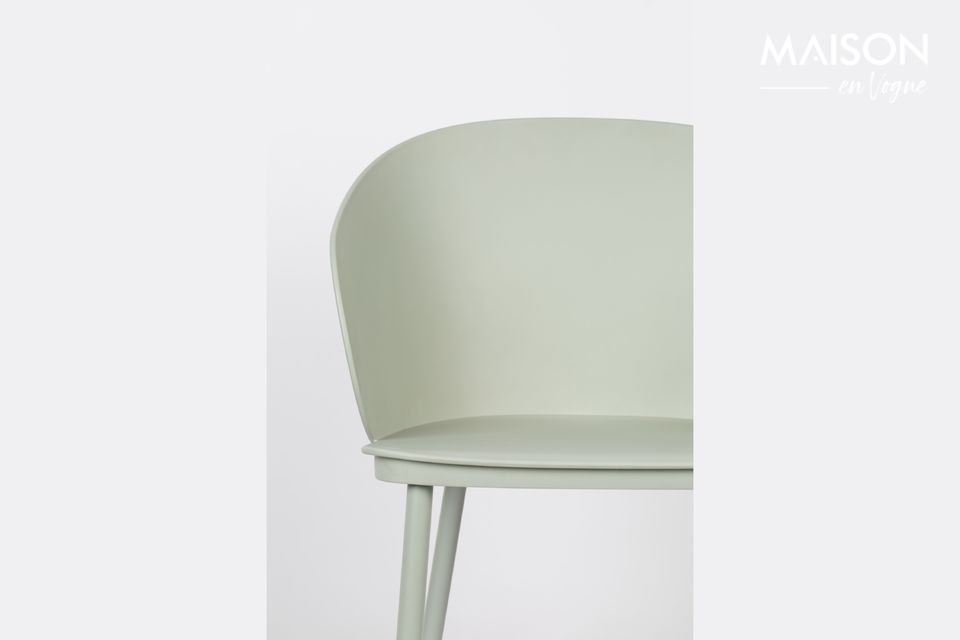 Zeitgemäß nimmt der Gigi-Stuhl problemlos seinen Platz in einem modernen Esszimmer ein