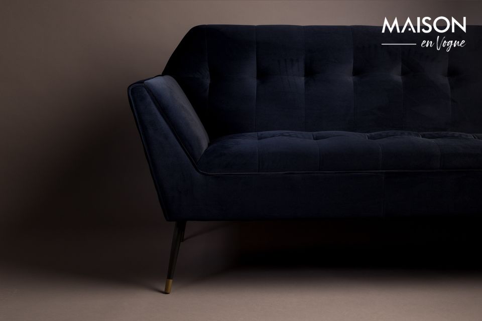 Dieses elegante 2-Sitzer-Sofa besteht aus 100 % Polyestersamt in einem sehr raffinierten