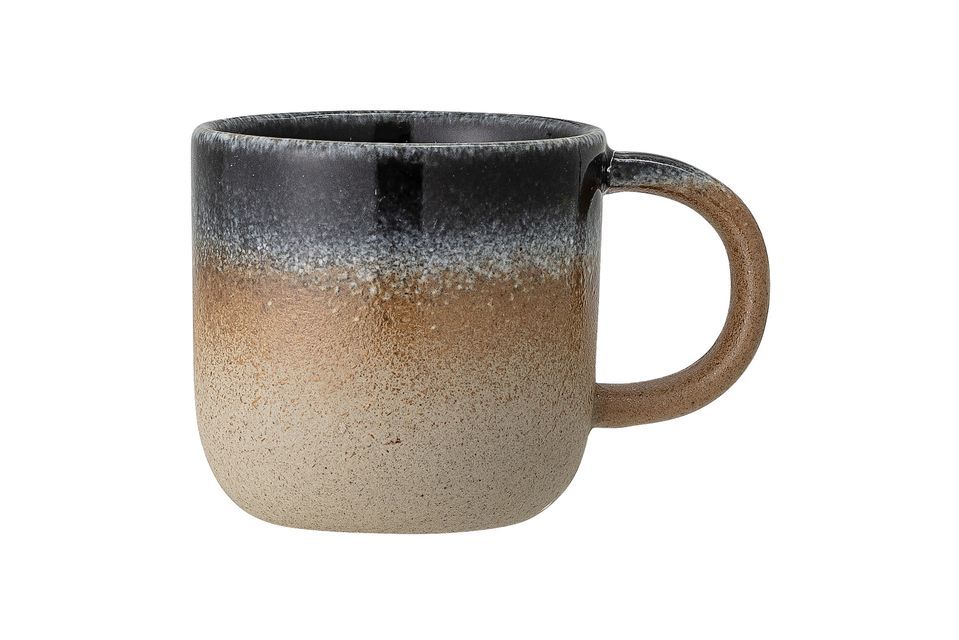 Diese kleine Tasse wird mit ihrem natürlichen Stil und ihrer natürlichen Farbe eine perfekte