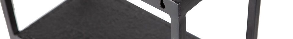 Materialbeschreibung Quadratisches Regal aus schwarzem Metall Febe