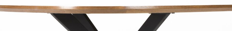 Materialbeschreibung Runder Esstisch aus beigem Holz Chase