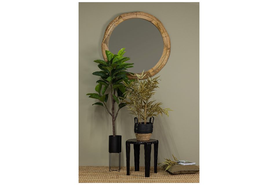 Der Spiegel Rion ist ein von WOOOD entworfenes Modell aus Mangoholz