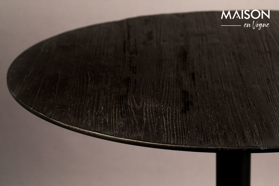 Dieser Braza-Tisch passt perfekt in Kombination mit anderen schwarzen Möbeln