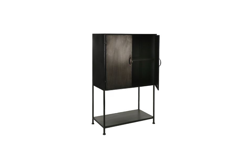 Ein Metallschrank mit klaren Linien und modernem Design