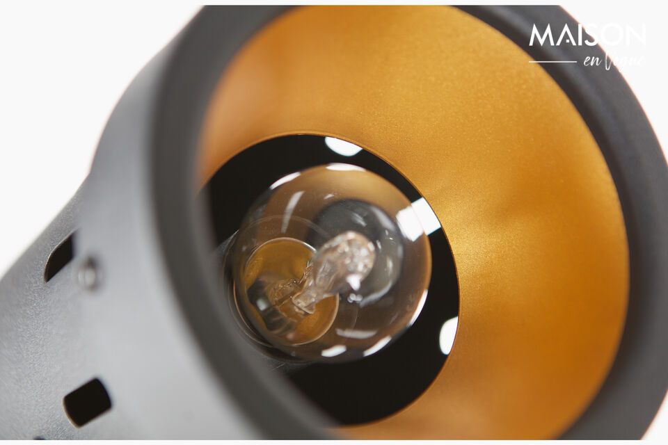 Diese Lampe enthält keine Lichtquelle, ist aber mit einer CE-Glühbirne kompatibel: E27/40W/230V