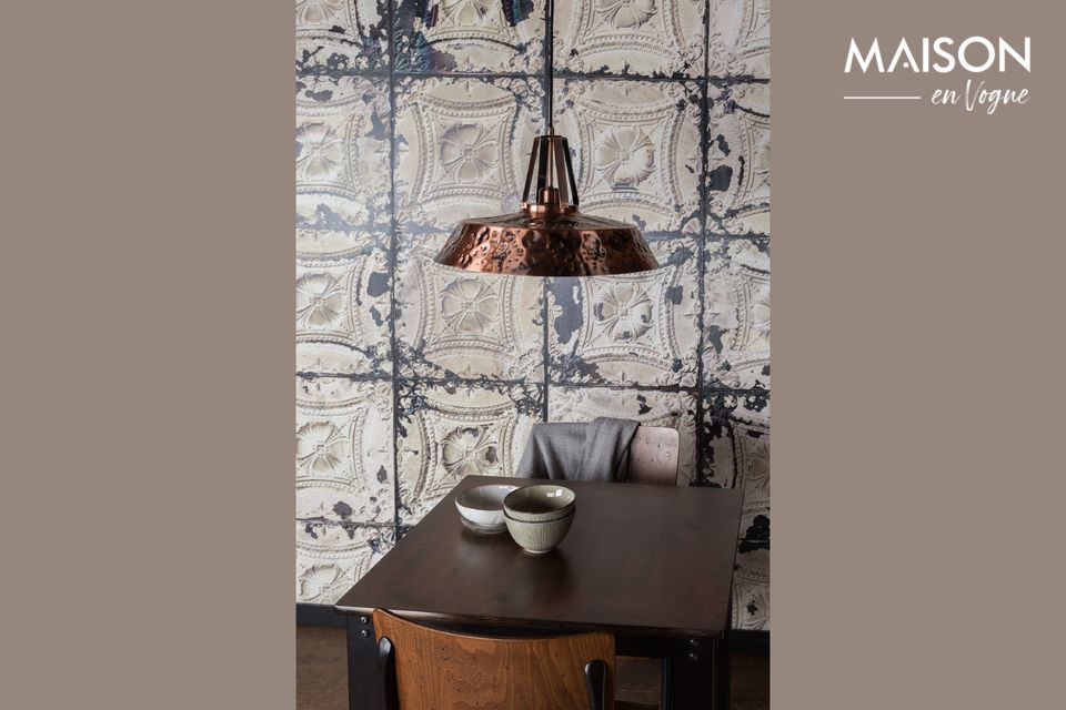 Mit seinem eleganten und raffinierten Design wertet dieser Tisch das Wohnzimmer oder die Küche mit