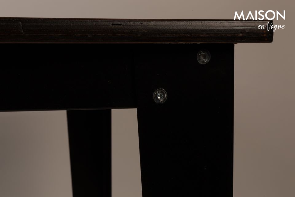 Er ist höhenverstellbar und kann eine Last von 150 kg tragen