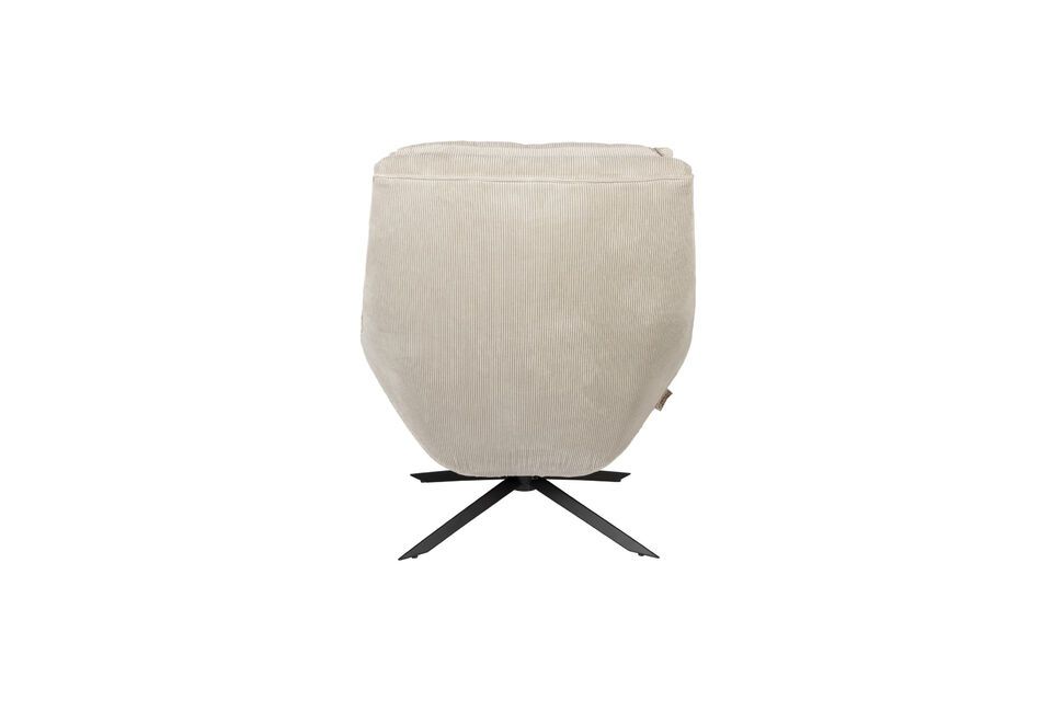 Mit seinem hochwertigen Stoffbezug in Beige ist der Sessel Vince die perfekte Wahl für alle