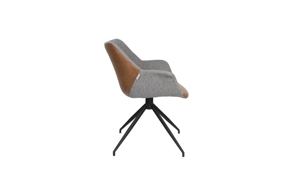 Das schlichte Design des Metallfußes trägt auch zu einem leichten und luftigen visuellen Effekt