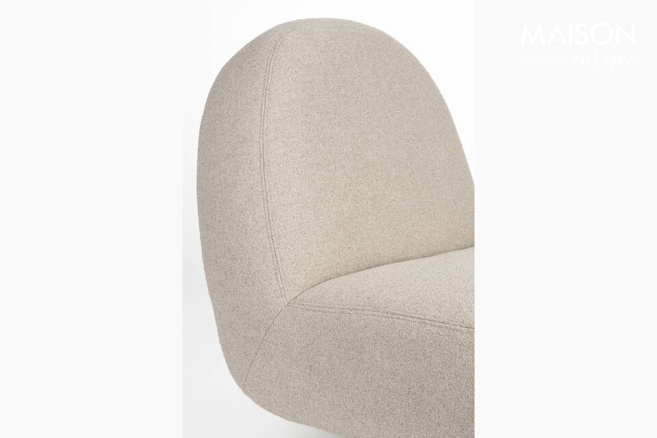 Er erinnert an den minimalistischen und eleganten Touch skandinavischen Designs und lässt sich