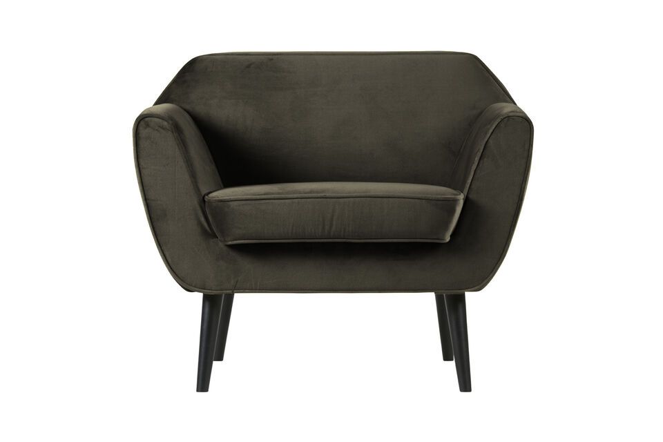 Mit seinem klaren Design trägt der Sessel Rocco das Label der niederländischen Interieurmarke WOOD