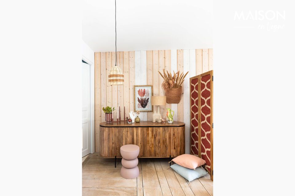 Ein Sideboard aus Mangoholz: elegant und funktional.