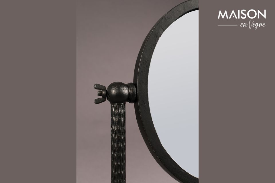 Die Eleganz eines dekorativen Spiegels mit ungewöhnlichem Design
