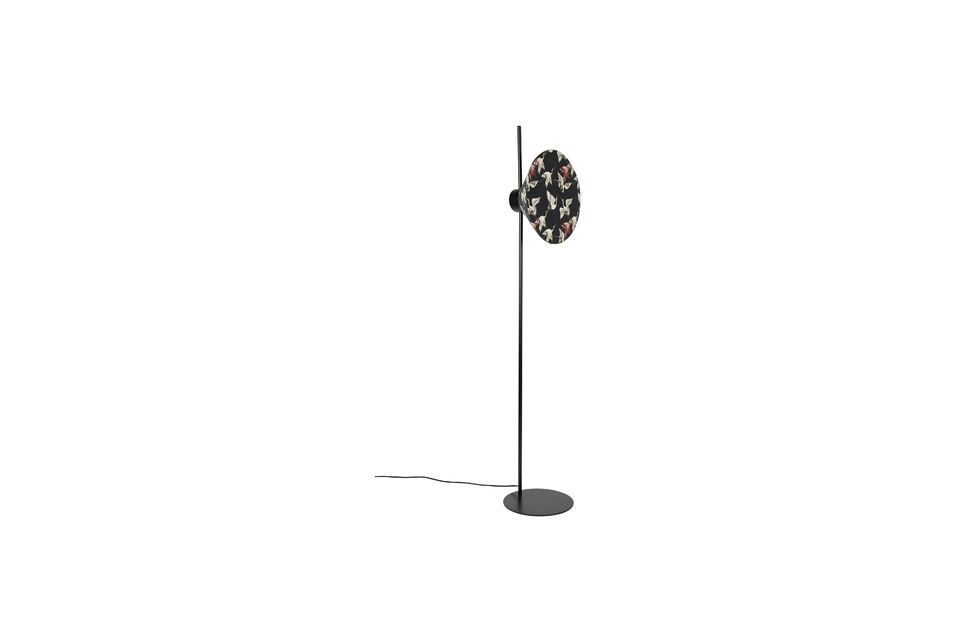 Entdecken Sie zeitlose Eleganz mit unserer schwarzen Metall-Stehlampe Jaylee