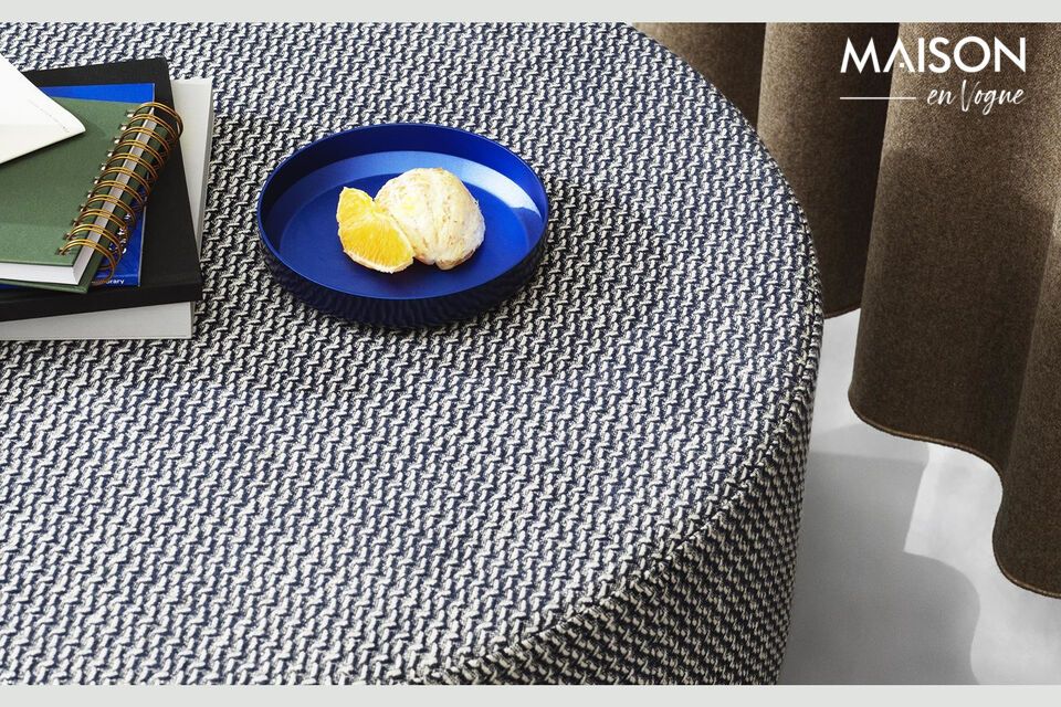 Das gewebte Textil des italienischen Herstellers Imatex verleiht dem Ganzen diesen schicken und