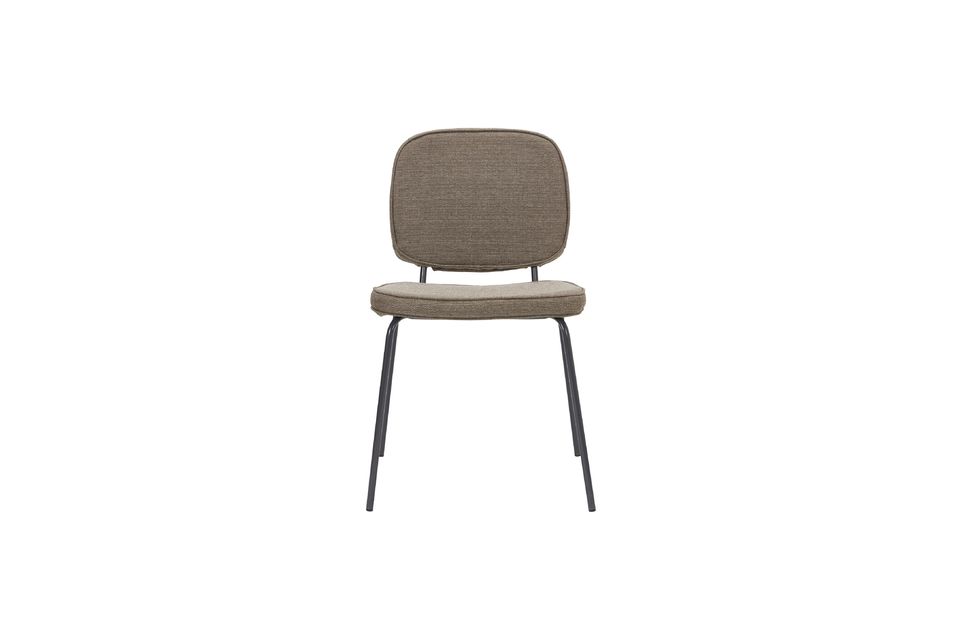 Dieser Stuhl mit seiner bequemen Sitzfläche aus dunkel-sandfarbenem Polyester und den Beinen aus